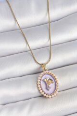 316L Çelik Gold Renk Zincir Mor Mineli İncili Zirkon Taşlı Çiçek İşlemeli Portre Model Kadın Kolye