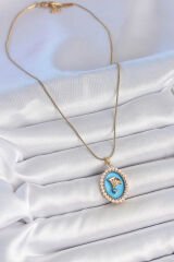 316L Çelik Gold Renk Zincir Mavi Mineli İncili Zirkon Taşlı Çiçek İşlemeli Portre Model Kadın Kolye