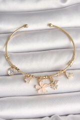 Pirinç Gold Renk Sallantı Pembe Mineli Çiçek Figür Zirkon Taşlı Kelebek Detay Charm Kadın Bileklik