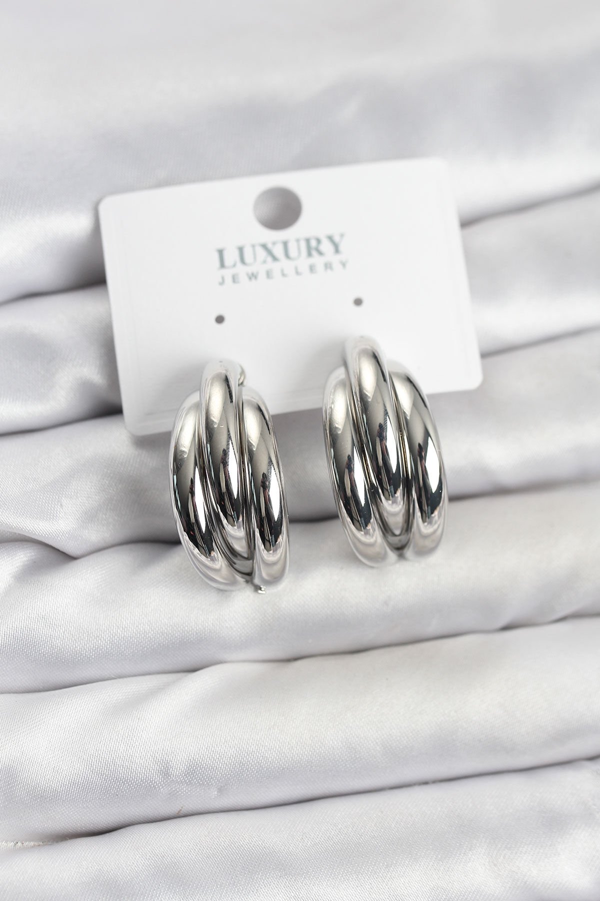 Gümüş Renk Pirinç Yarım Halka Model Kadın Küpe