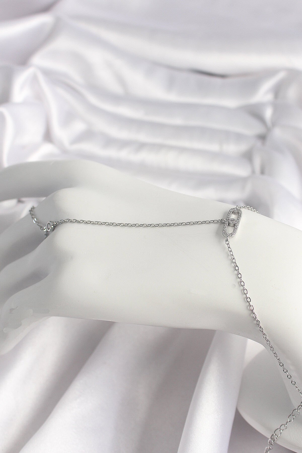 Pirinç Gümüş Renk Zirkon Taşlı Messika Model Kadın Şahmeran