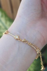 Vip Seri Pirinç Zirkon Taşlı Gold Renk Halley Model Bileklik