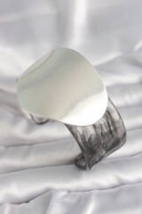 Siyah Mermer Desen Akrilik Pilastik Gümüş Plaka Model Vintage Kadın Bilezik