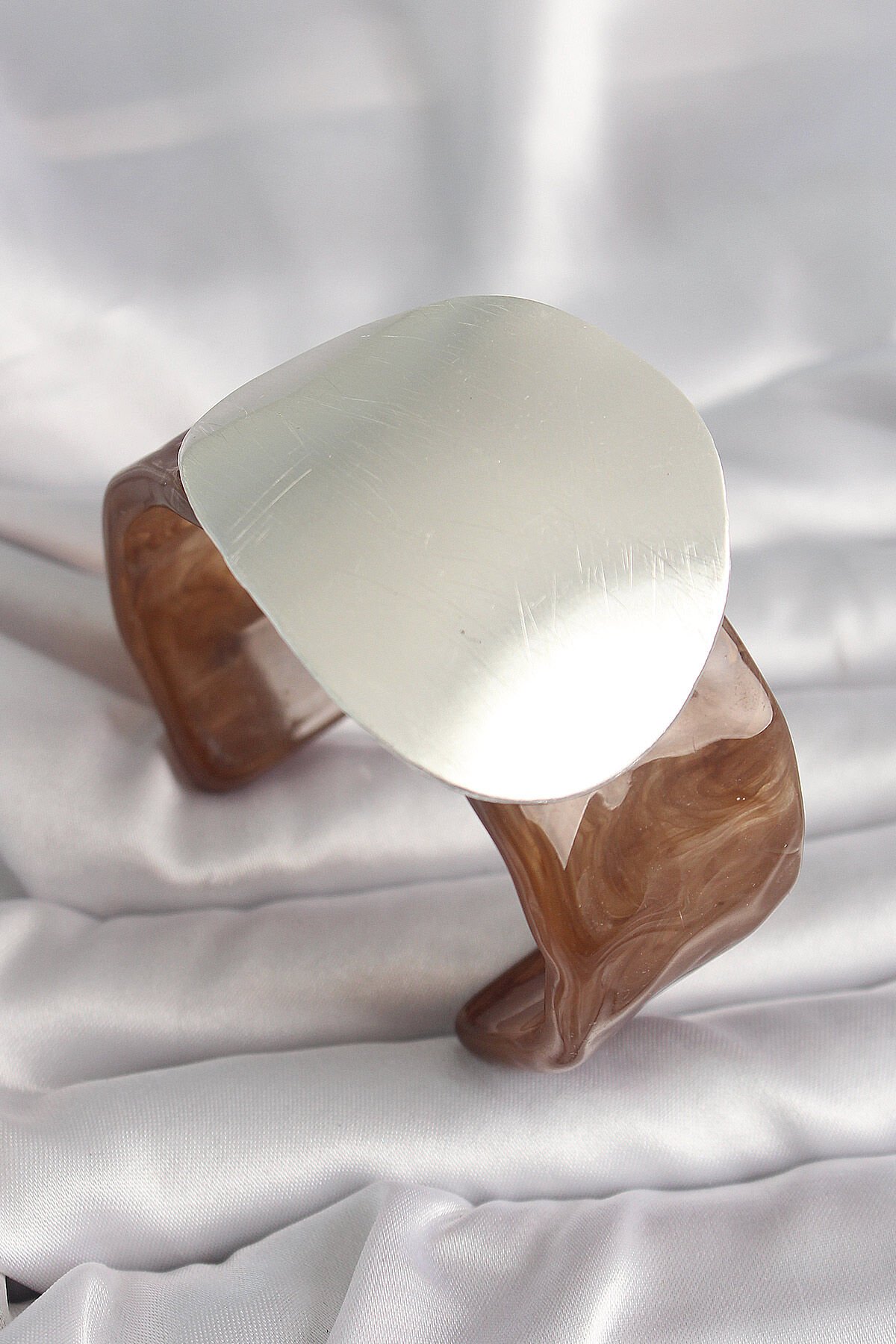 Kahverengi Mermer Desen Akrilik Plastik Gümüş Plaka Model Vintage Kadın Bilezik