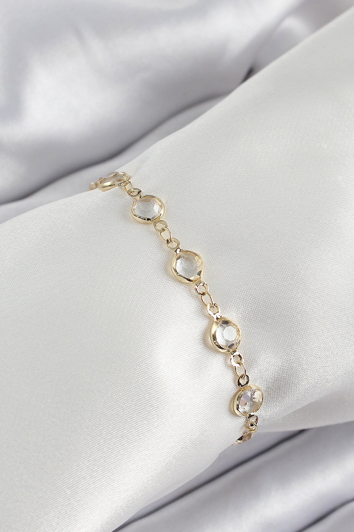 Pirinç Gold Renk Zirkon Taşlı Kadın Bileklik