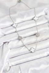 316L Çelik Zincir Gümüş Renk Beyaz ve Zirkon Taşlı Yonca Kadın Kolye