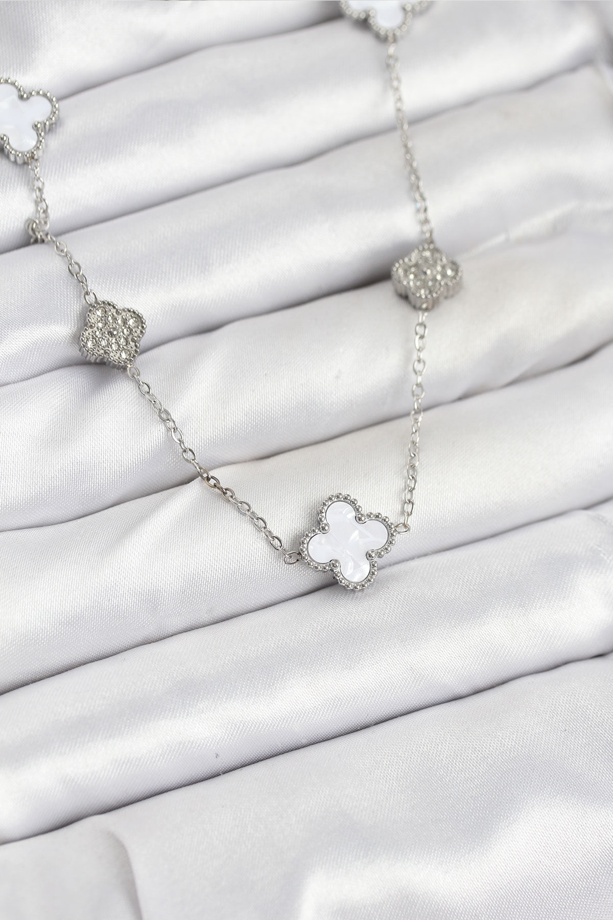 316L Çelik Zincir Gümüş Renk Beyaz ve Zirkon Taşlı Yonca Kadın Kolye