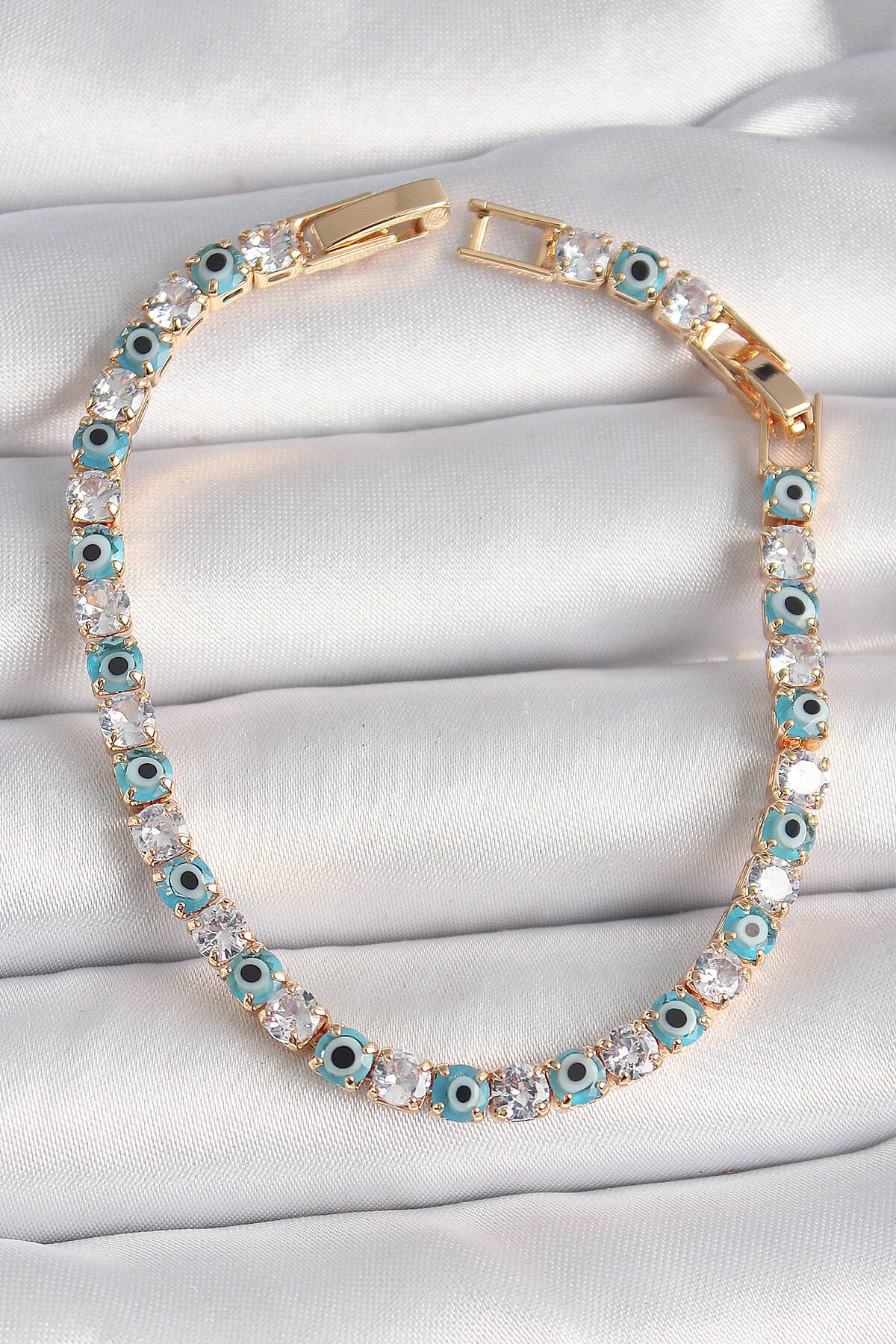 Pirinç Gold Renk Su Yolu Zirkon Taşlı Nazar Boncuklu Kadın Bileklik