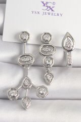 Pirinç Gümüş Renk Zirkon Taşlı Geometrik Model 3'Lü Kadın Kombin Küpe