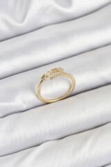 Pirinç Gold Renk Kalpli Detaylı Zirkon Taşlı Kadın Yüzük