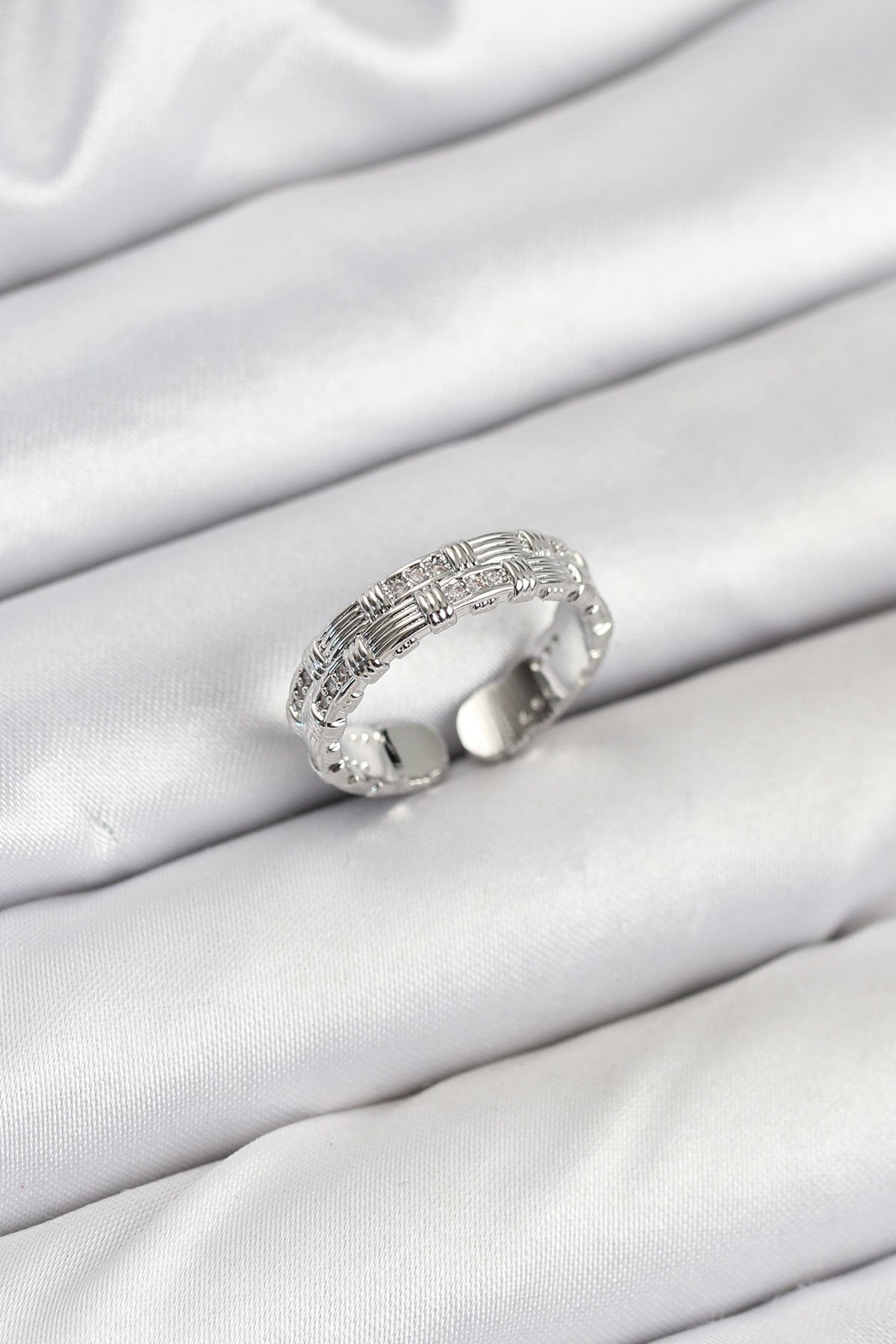 Pirinç Gümüş Renk Zirkon Taşlı Sırım Kadın Yüzük