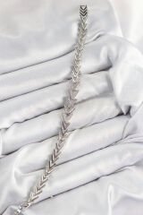 Pirinç Zirkon Taşlı Sıralı Ok Model Gümüş Renk Kadın Bileklik