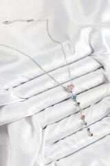 Pirinç Renkli Zirkon Taşlı Kalp Model Gümüş Renk Kadın Y Kolye