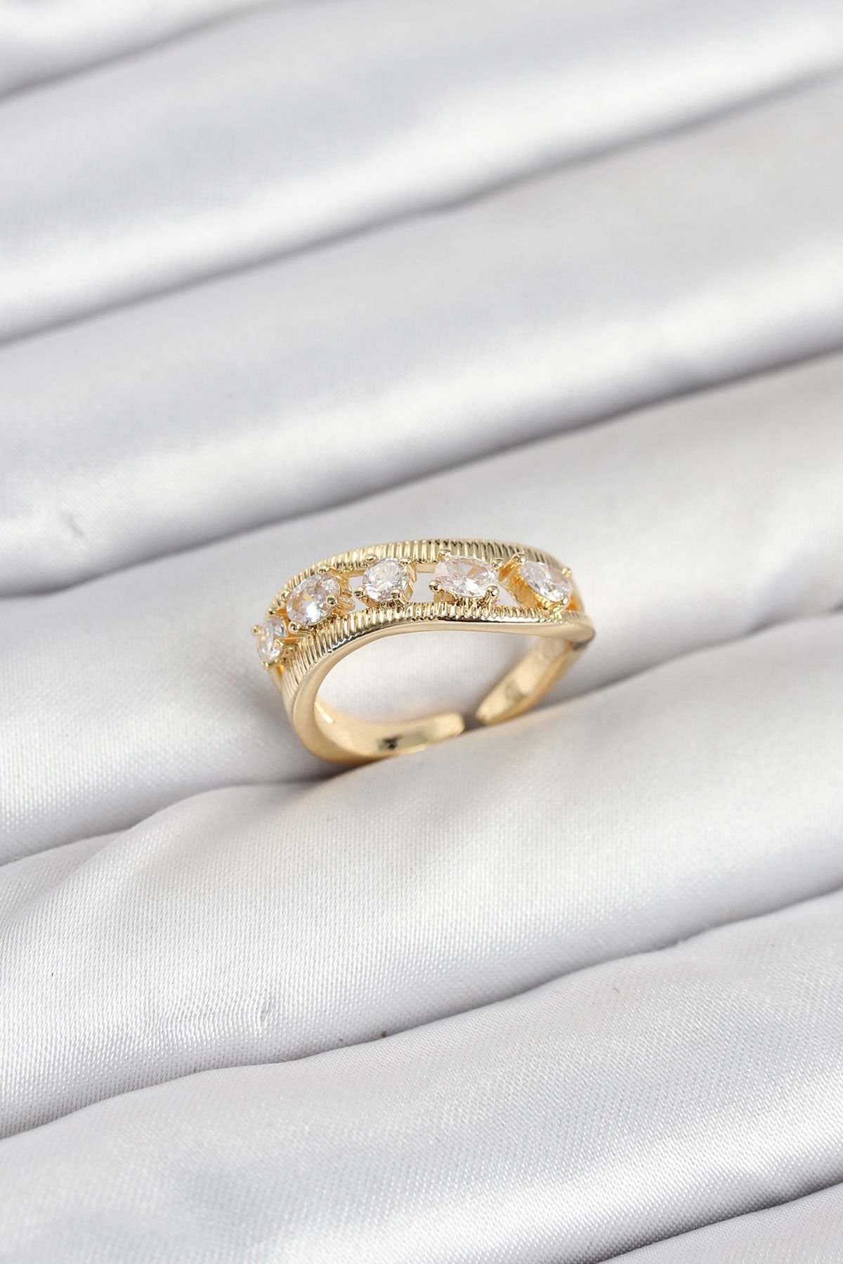 Pirinç Gold Renk Zirkon Taşlı Kadın Yüzük