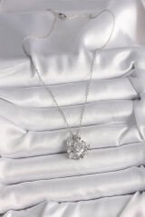 316L Çelik Gümüş Renk Zincir Zirkon Taşlı Kalp Figür Gül Detay Kadın Kolye