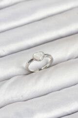 Pirinç Gümüş Renk Kalpli Kadın Yüzük