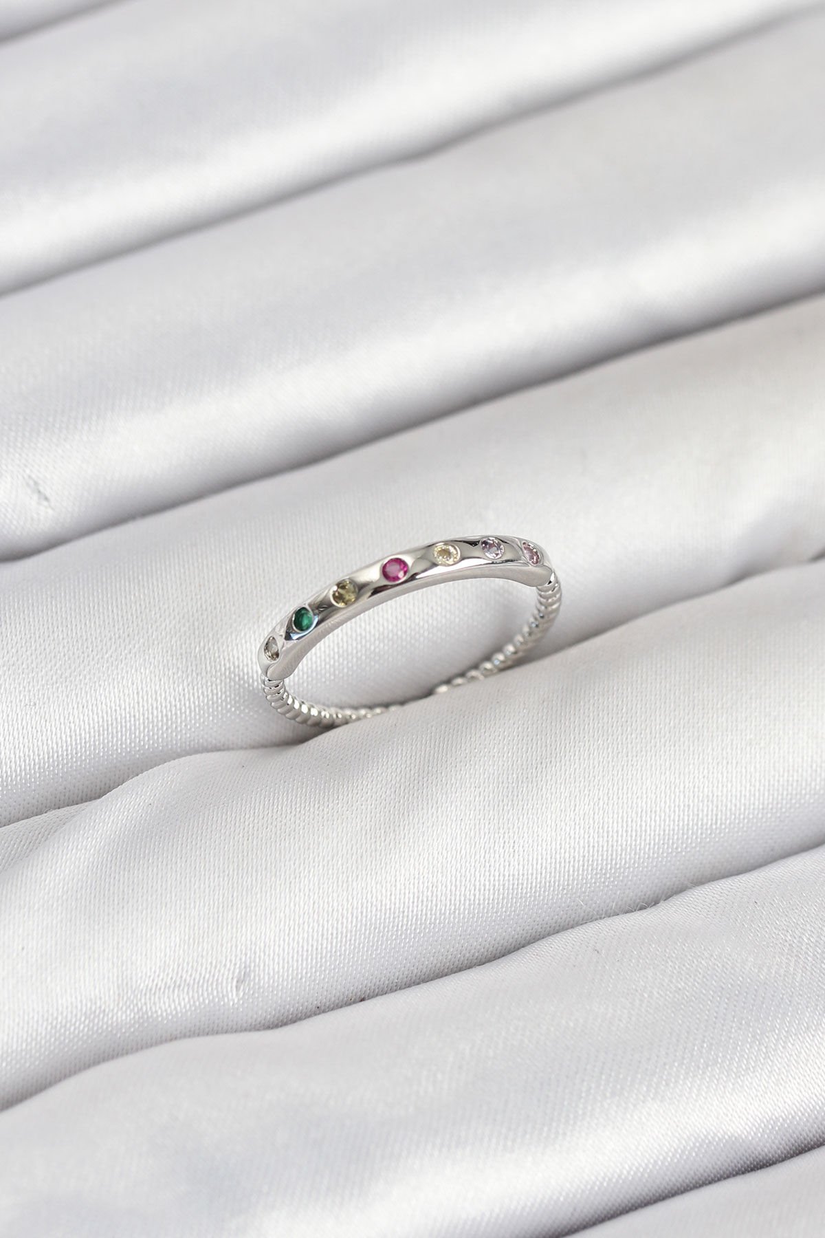 Pirinç Gümüş Renk Renkli Zirkon Taşlı Kadın Yüzük