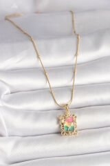 316L Çelik Gold Renk Renkli Zirkon Taşlı Kelebek İşlemeli Portre Model Kadın Kolye