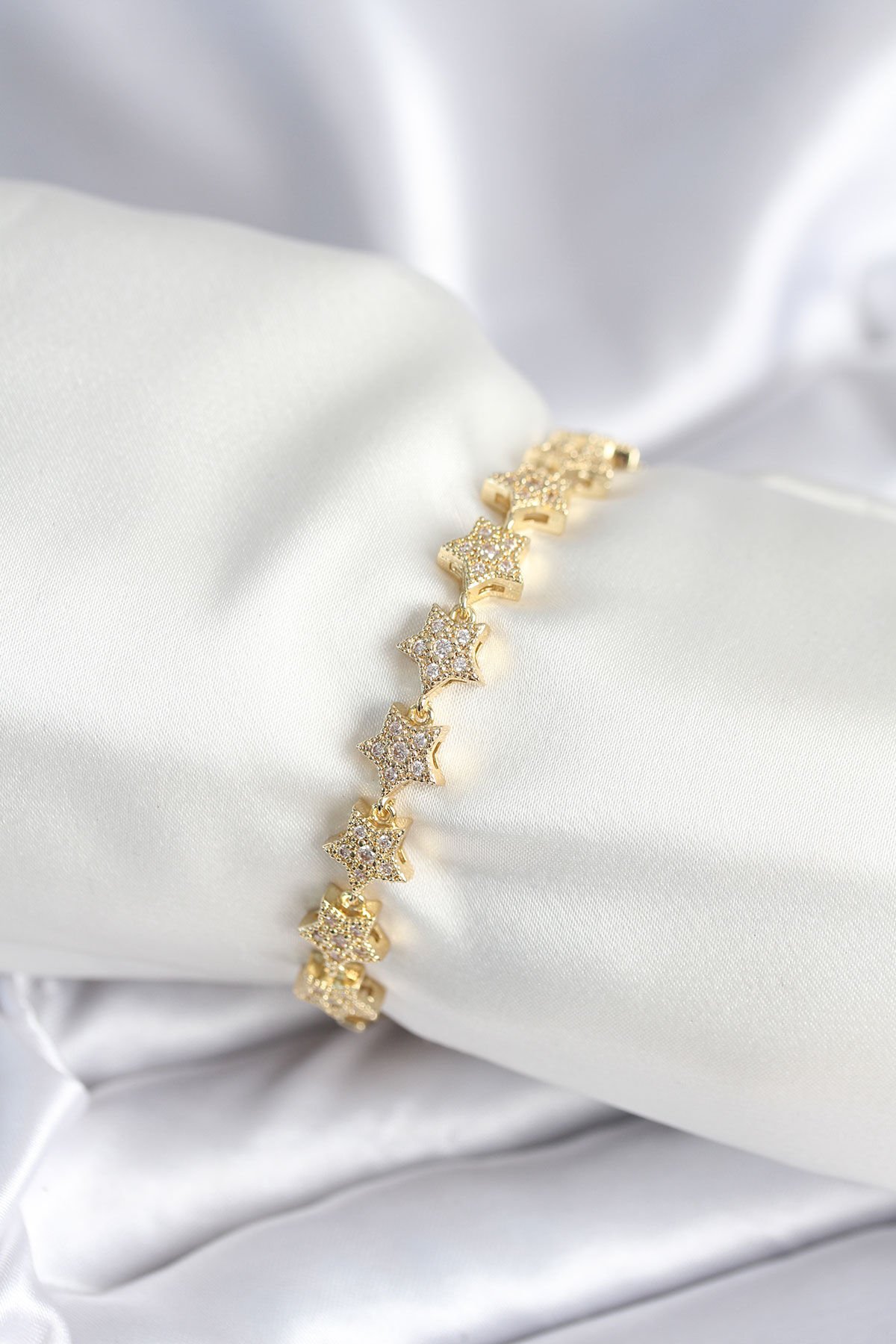 Pirinç Gold Renk Yıldız Model Kadın Bileklik