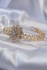 Pirinç Gold Renk İri Zirkon Taşlı Çiçek Figürlü Bileklik