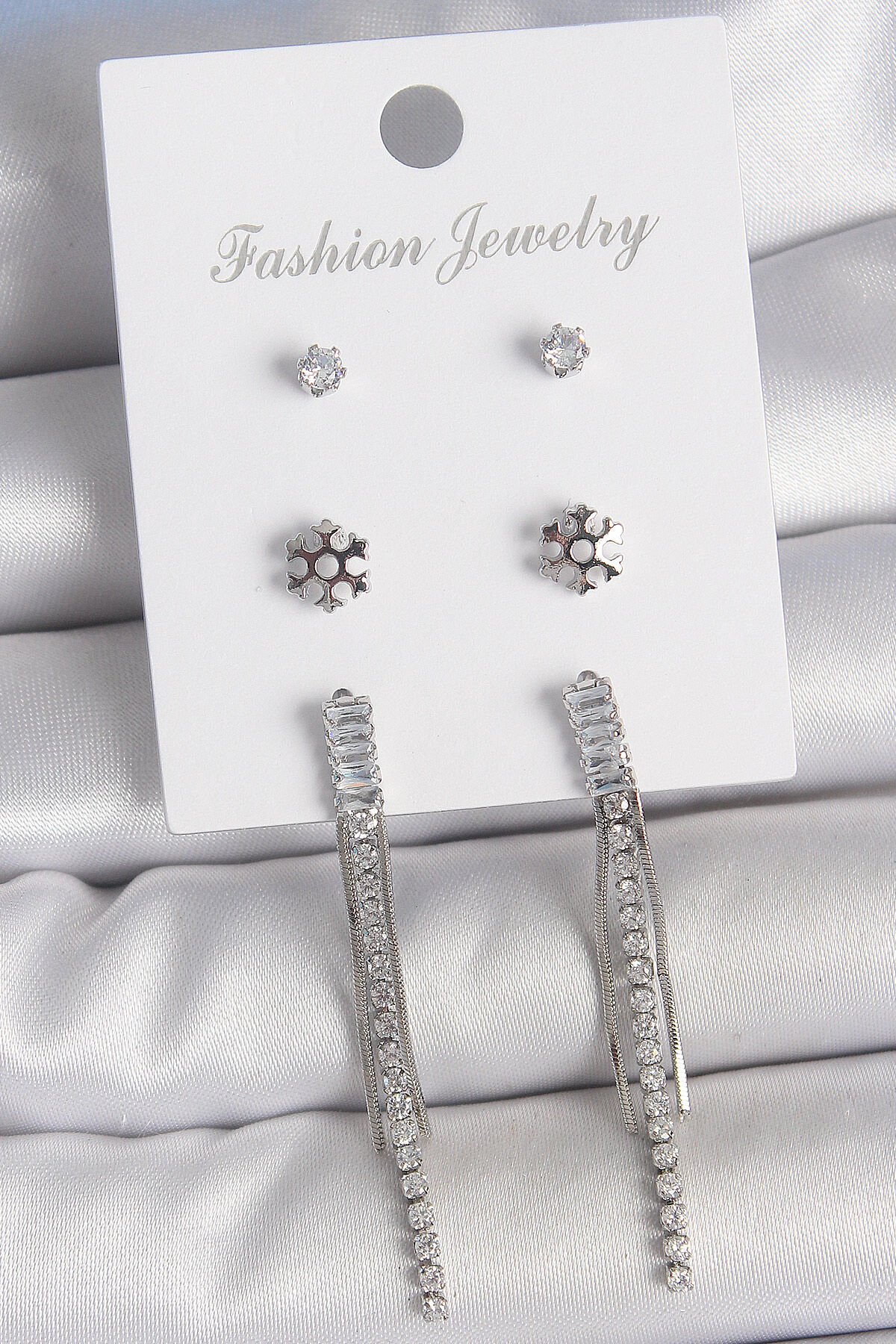 Pirinç Gold Renk Zirkon Taşlı Sallantılı Çiçek Detay 3 Çfit Kadın Küpe Seti