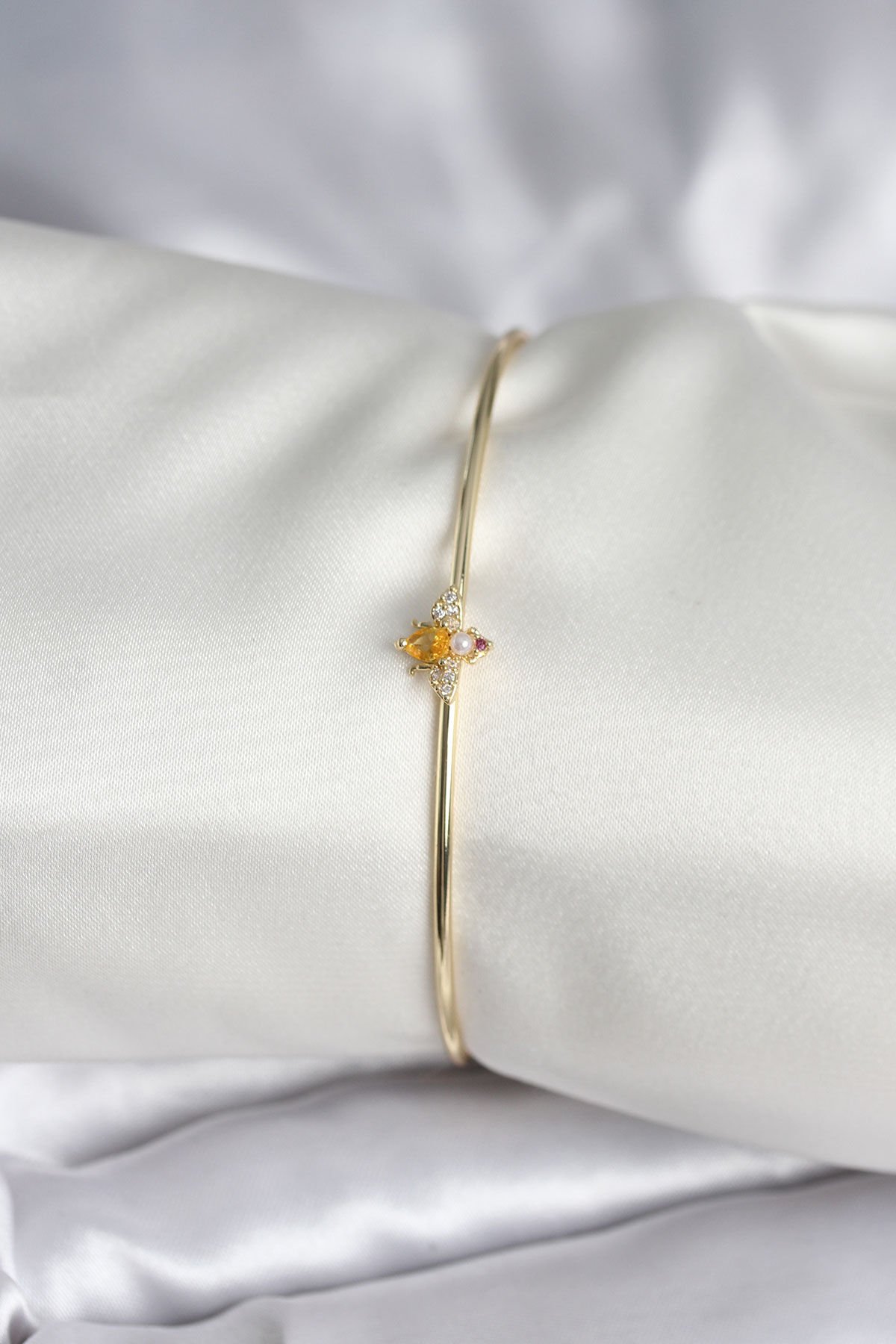 Sinek Figürlü Gold Renk Pirinç Kadın Bileklik