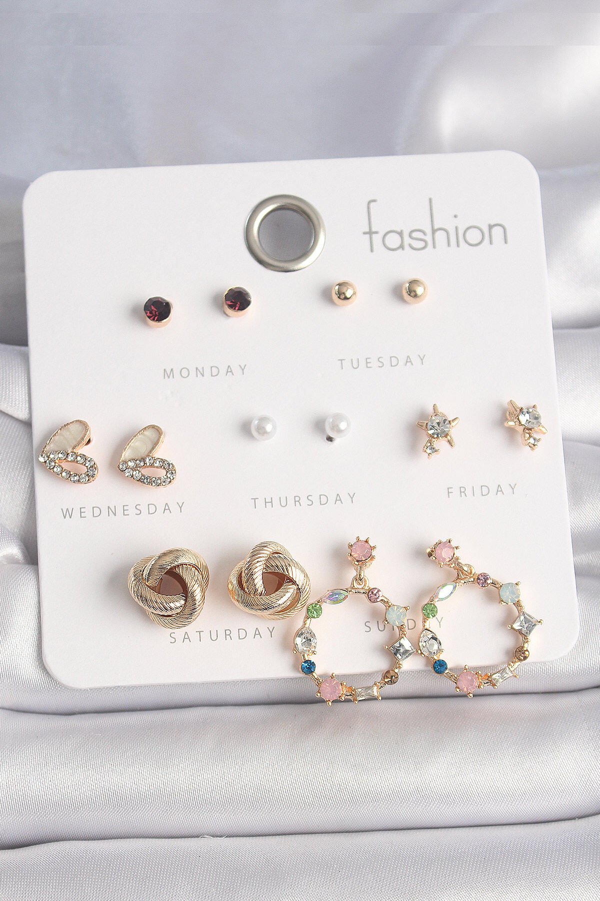 Pirinç Gold Renk Renkli Zirkon Taşlı Kalp Detay 7 Çift Kadın Küpe Seti