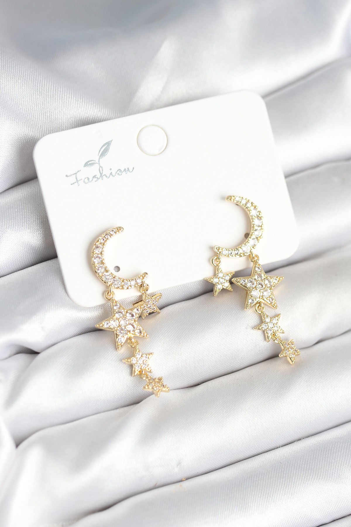 Ay ve Yıldız Model Gold Renk Pirinç Kadın Küpe