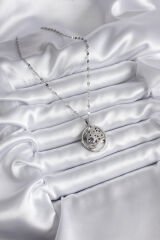 316L Çelik Gümüş Renk Zirkon Taşlı Jaguar Model Kadın Kolye