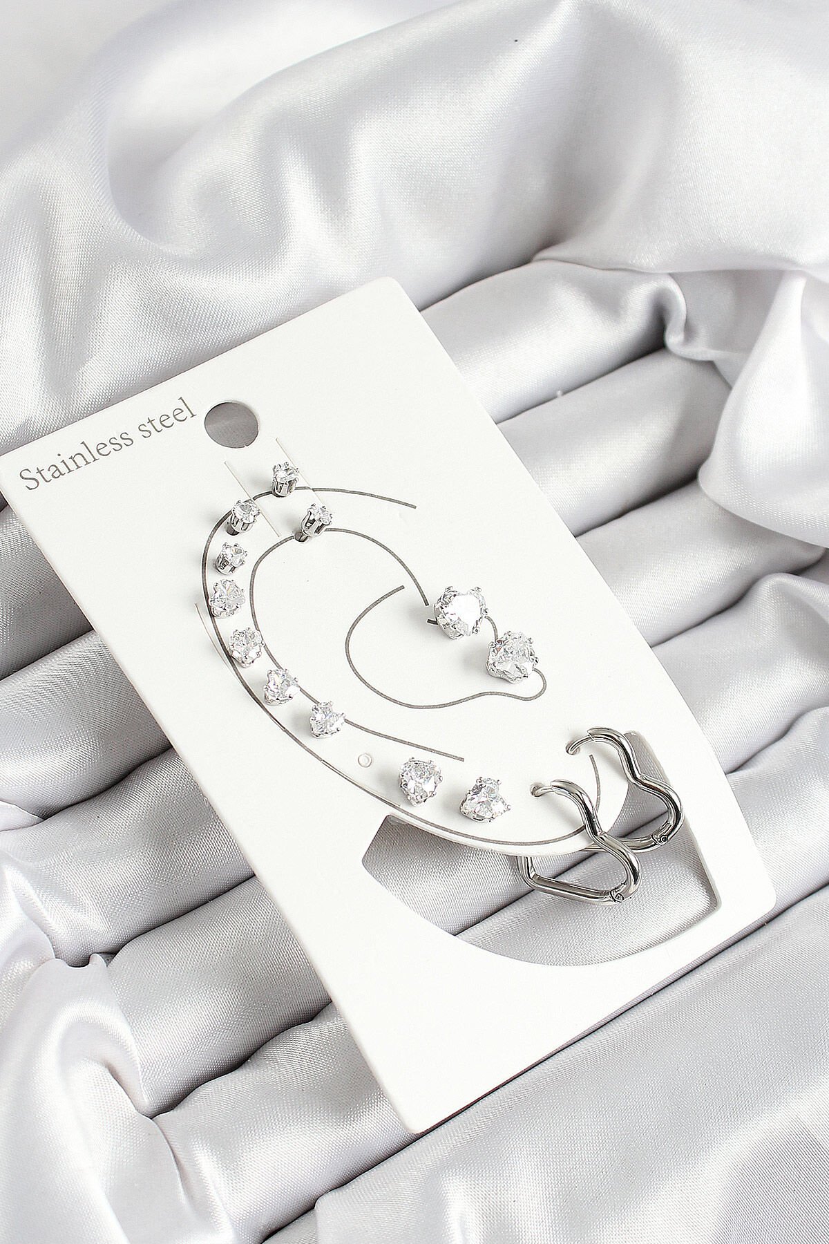 316L Çelik Kalp Figürlü Ve Zirkon Taşlı Gümüş Renk 7'li Çift Kadın Küpe Set