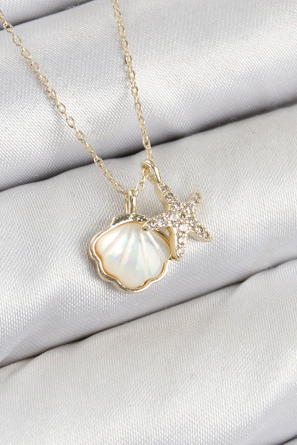 Pirinç Zirkon Taşlı İstiridye Ve Deniz Yıldızı Model Gold Renk Kadın Kolye