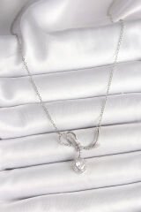 316L Çelik Gümüş Renk Zincir Zirkon Taşlı Düğüm Sallantı Kalp Figür Kadın Kolye