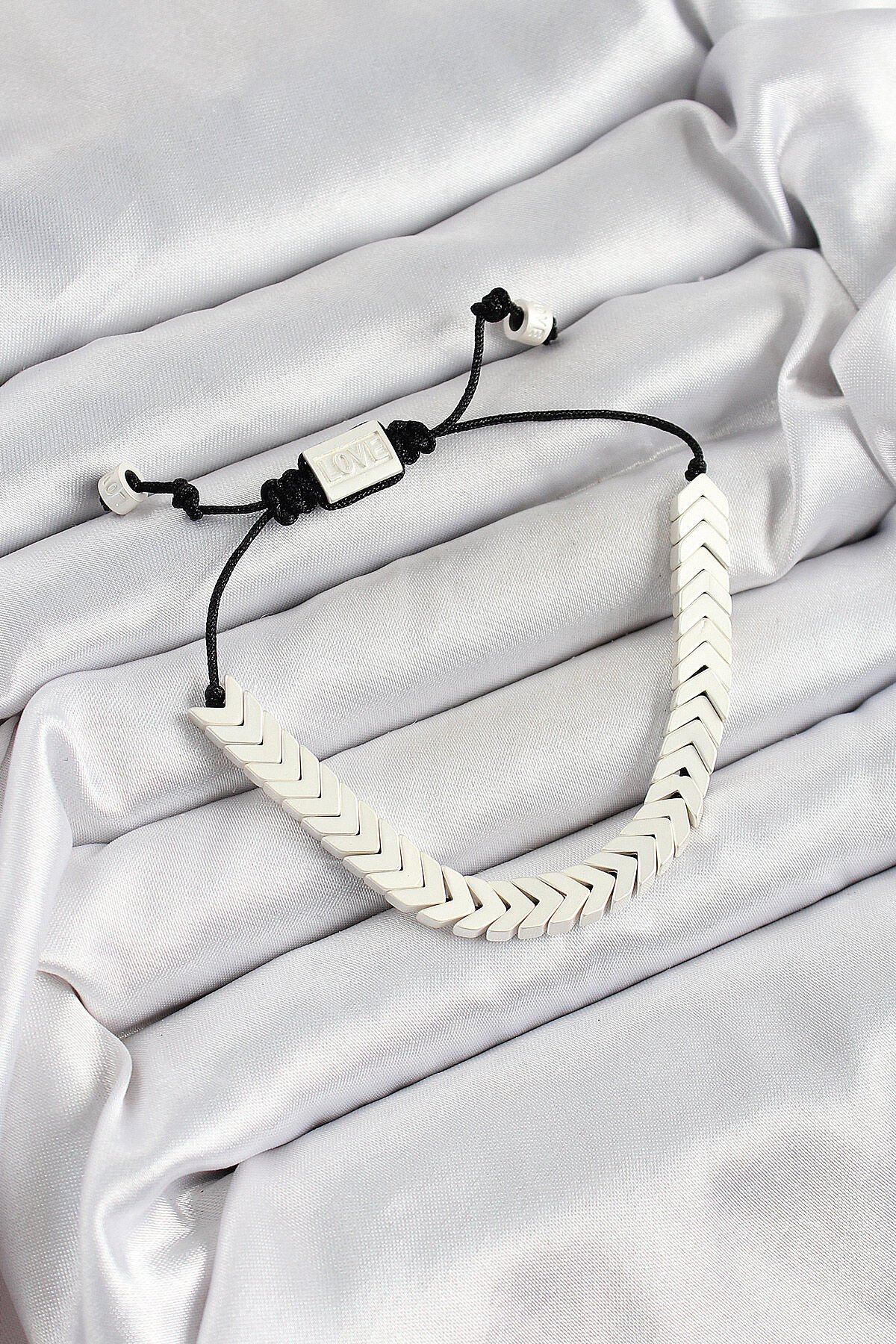 Pirinç Asansörlü Beyaz Juju Kadın Bileklik