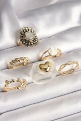 Pirinç Gold Renk Beyaz Gül Figür Kalp İşlemeli Sarmal Detay 6'Lı Kadın Yüzük Seti