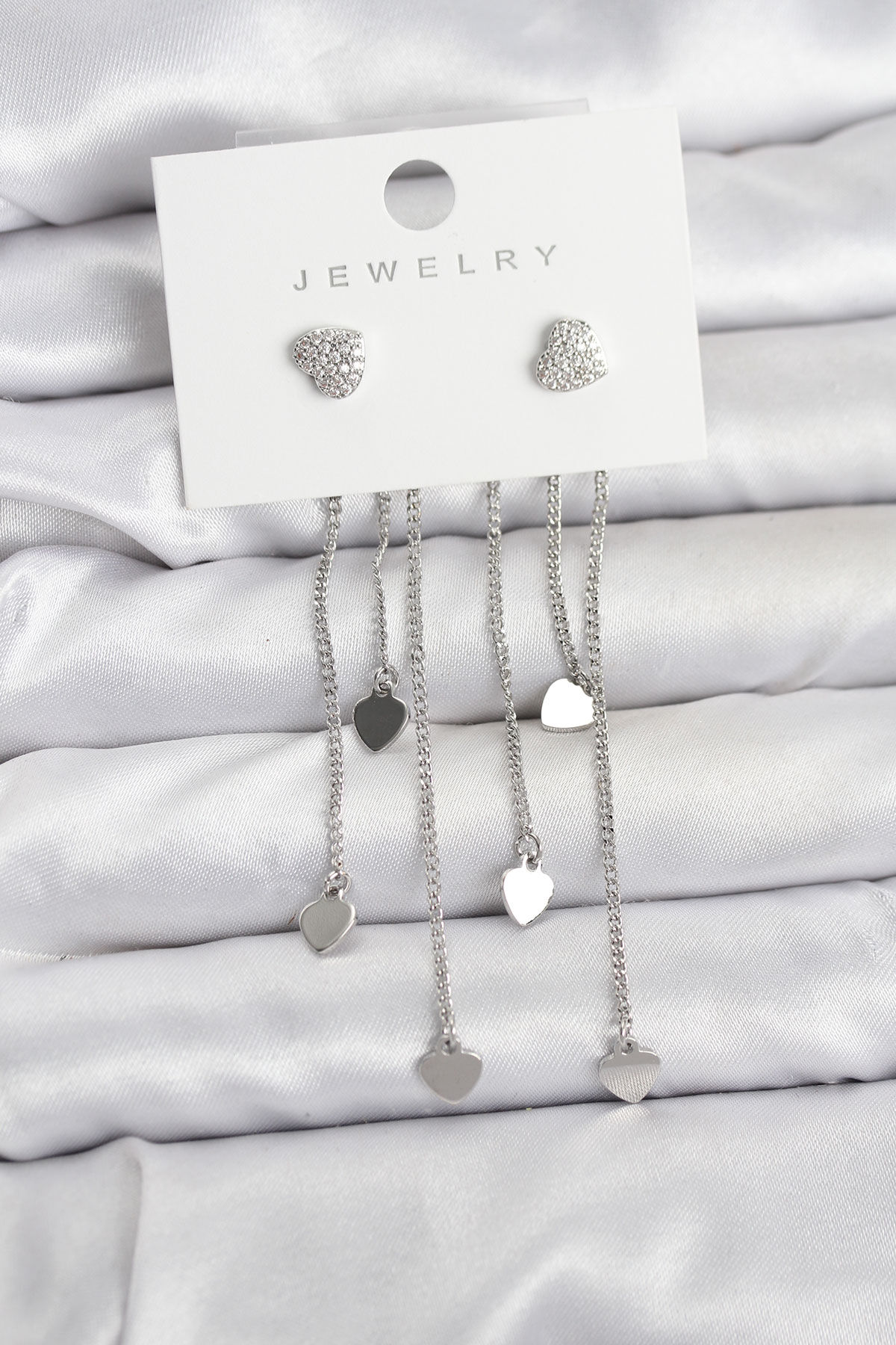 Kalp Model Gümüş Renk Pirinç Sallantılı Kadın Küpe