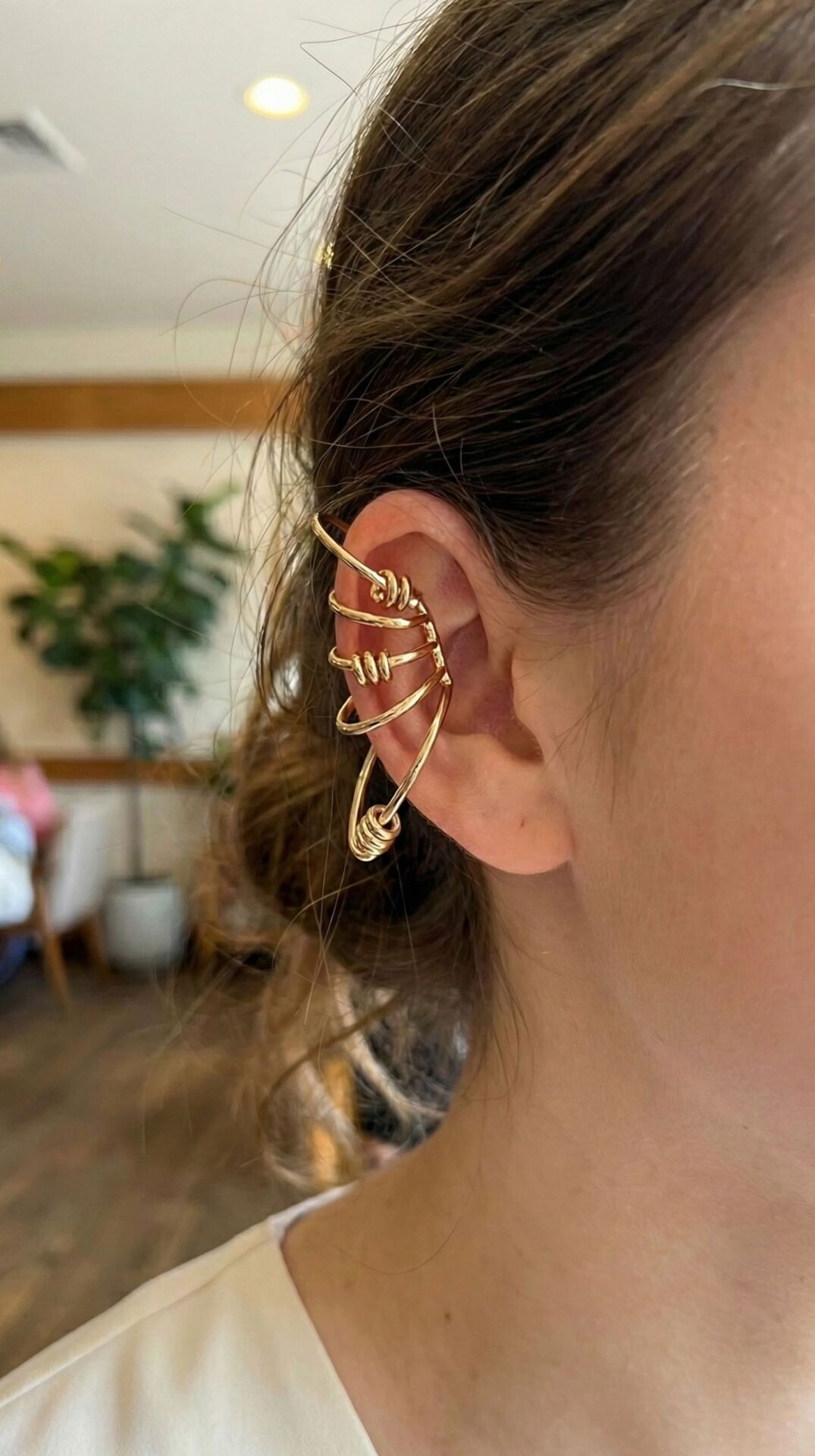 Pirinç Halkalı Model Gold Renk Kıkırdak Küpe